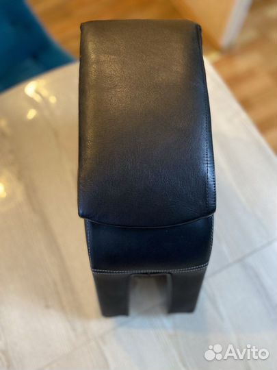 Подлокотник автомобильный рапид,поло