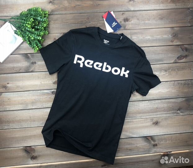 Черная футболка XS Reebok хлопок оригинал