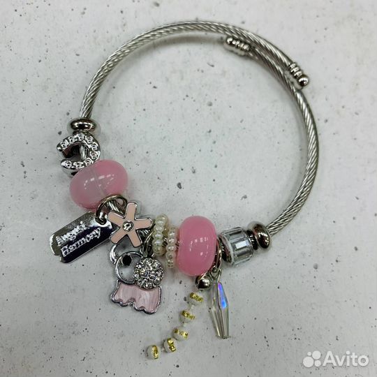 Браслет с подвесками