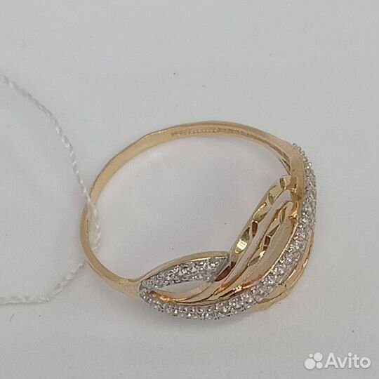 Кольцо с синтетическим камнем Золото