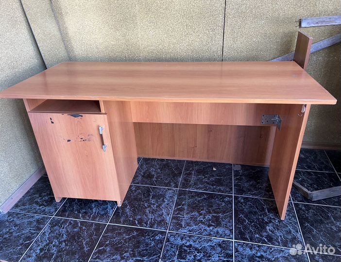 Письменный стол