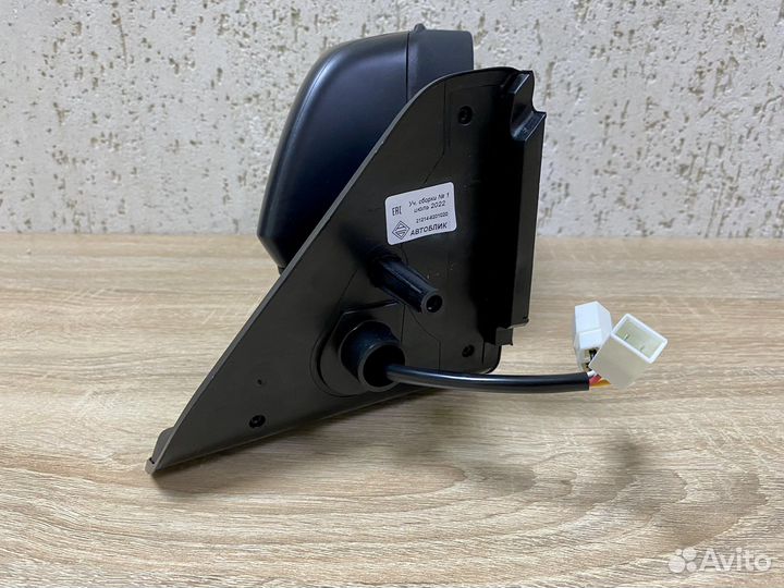 Зеркало правое на Ниву Урбан