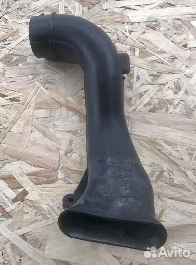 Воздухозаборник Тойота авенсис т250