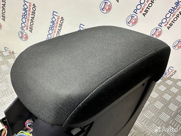 Подлокотник Mitsubishi Lancer 10