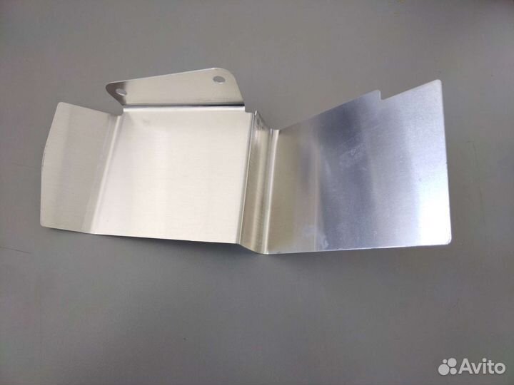 Пластина рамы левой подножки RFX10 8GL2197B0000