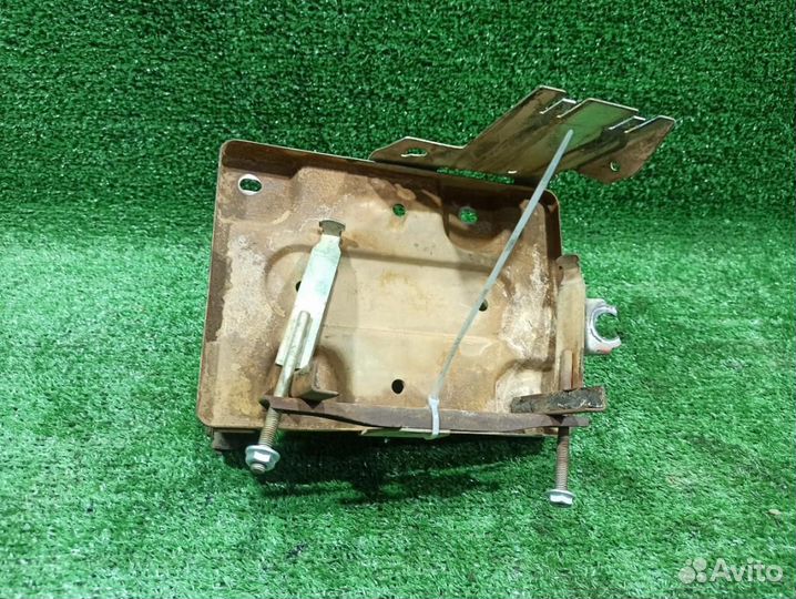 Площадка АКБ Granta (12) б\у (арт. 21900840340000)