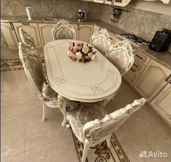 Столы и стулья