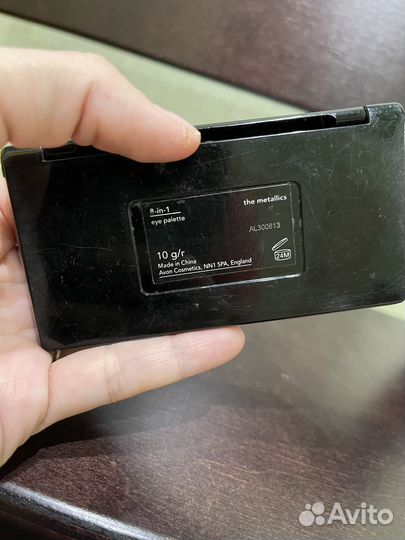 Тени для век