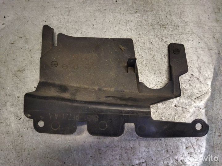 Дефлектор воздуховода Ford Focus 2 хэтчбек 1.8