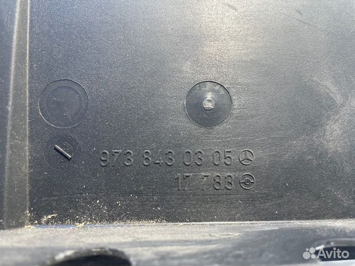 Ящик инструментальный Mercedes-Benz