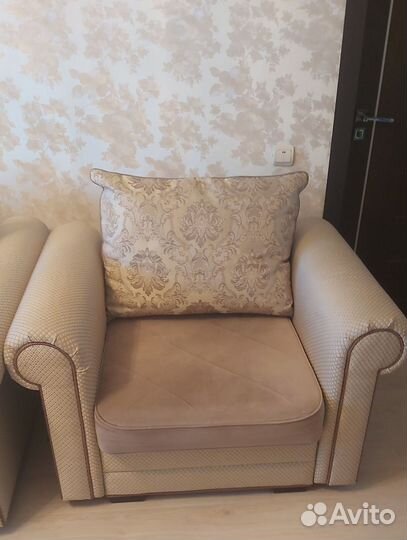 Диван раскладной и 2 кресла