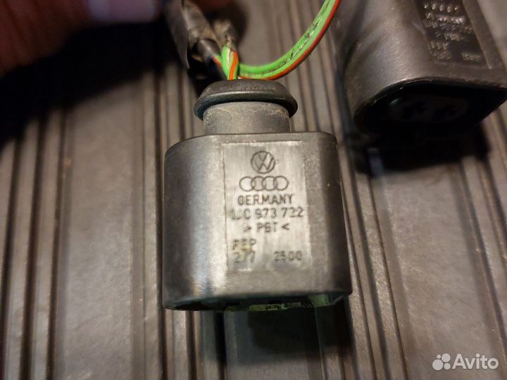 Разъем 1j0973722