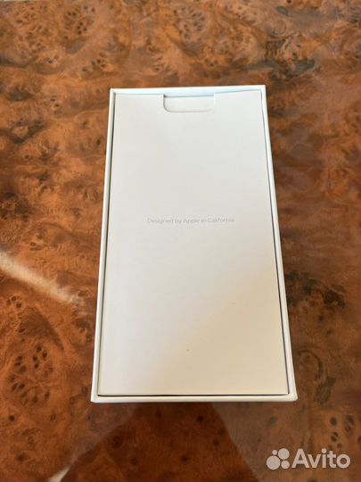Коробка от iPhone 7 plus
