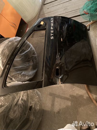 Дверь правая Рено Сандеро Степвэй