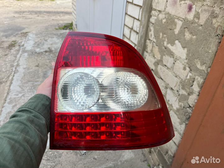 Задний правый фонарь Лада Приора