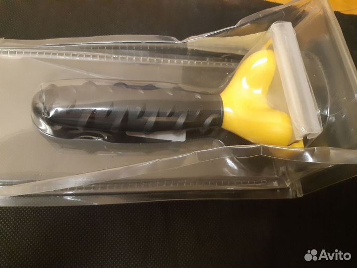 Щетка - пуходерка для кошек и собак 6.5см