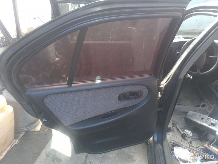 Задняя левая дверь Nissan primera p10