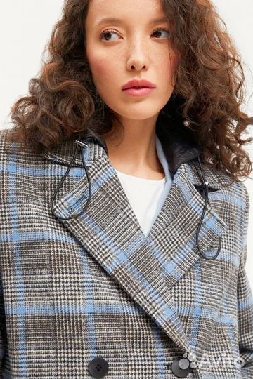 Пальто со съемным капюшоном