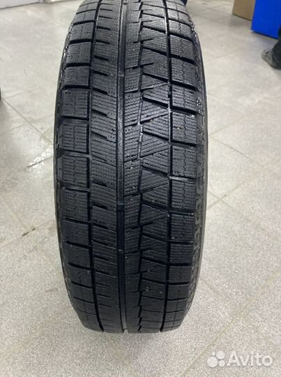 Bridgestone Blizzak Revo GZ 215/65 R16