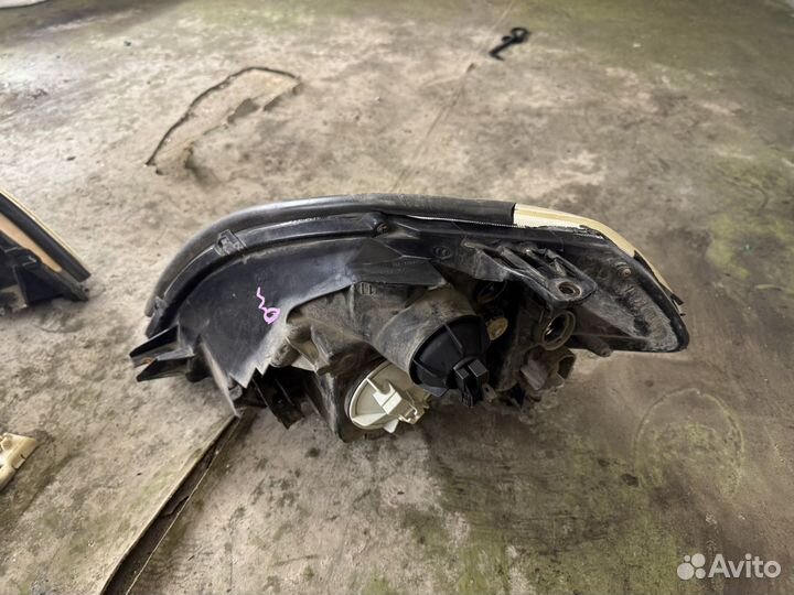 Фары на nissan teana j31