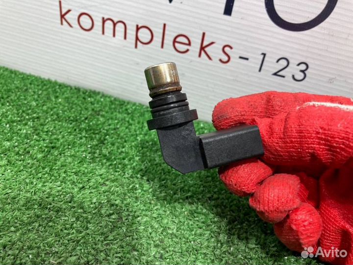 Датчик положения распредвала Volkswagen Touareg 7L