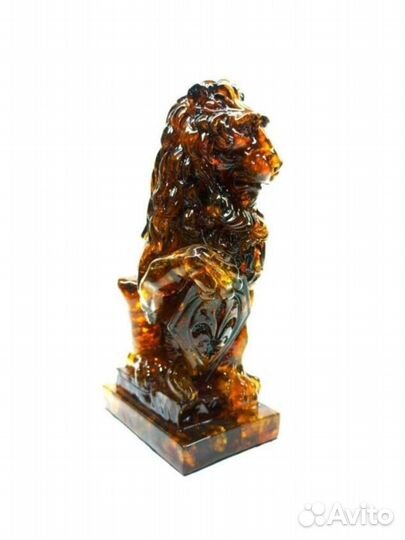 Янтарная статуэтка 