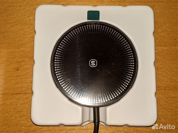 Беспроводное зарядное устройство Essager