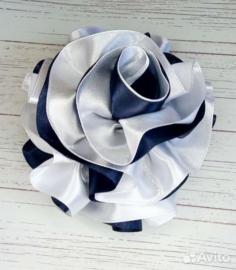 Галстук брошь и бантики ручной работы