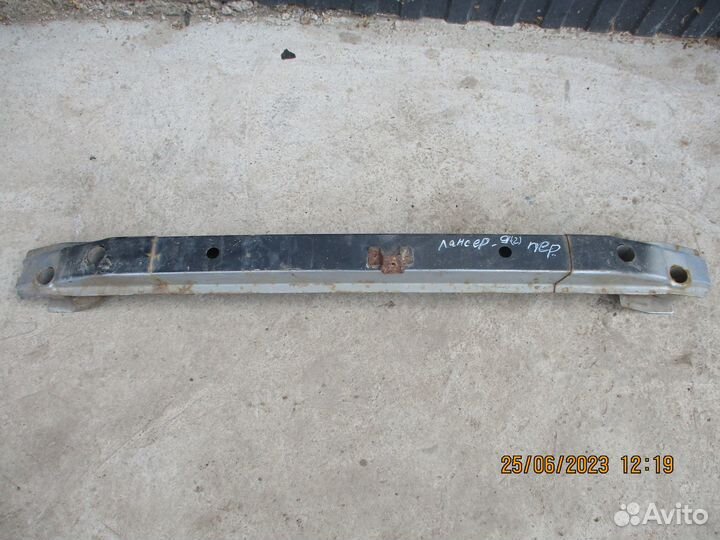 Усилитель переднего бампера Митсубиси Лансер 9