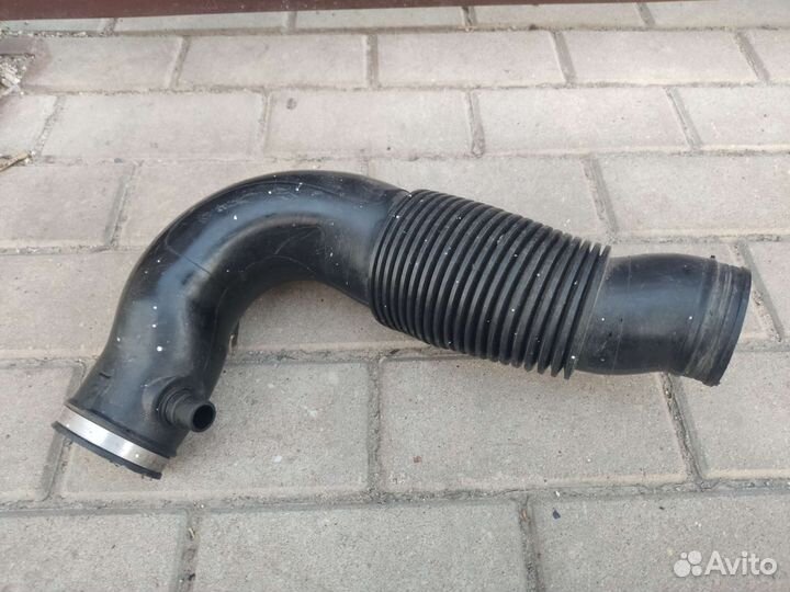 Патрубок воздуха 1.4 Пежо 206