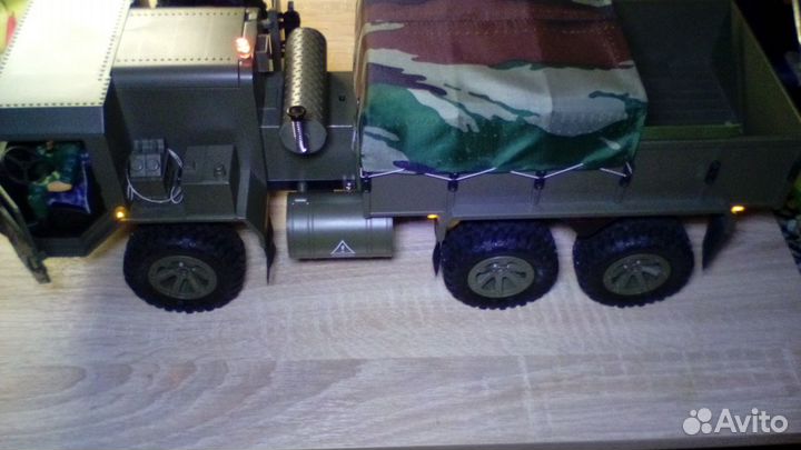 Радиоуупровляемая машина 6х6