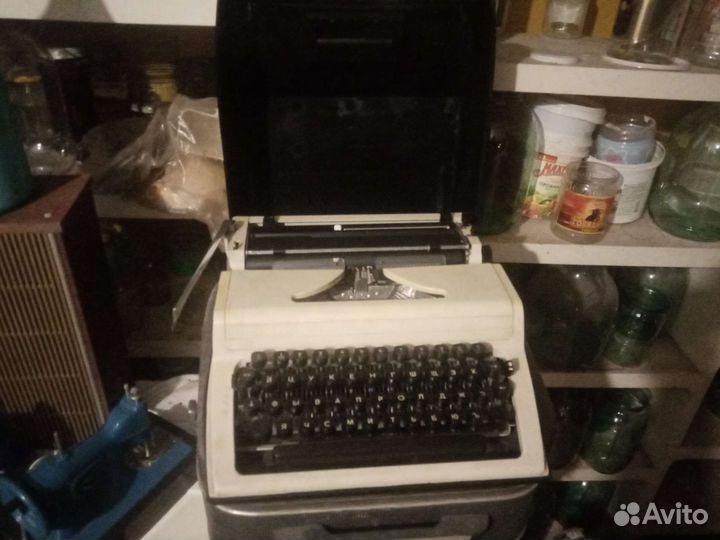 Печатная пишущая машинка