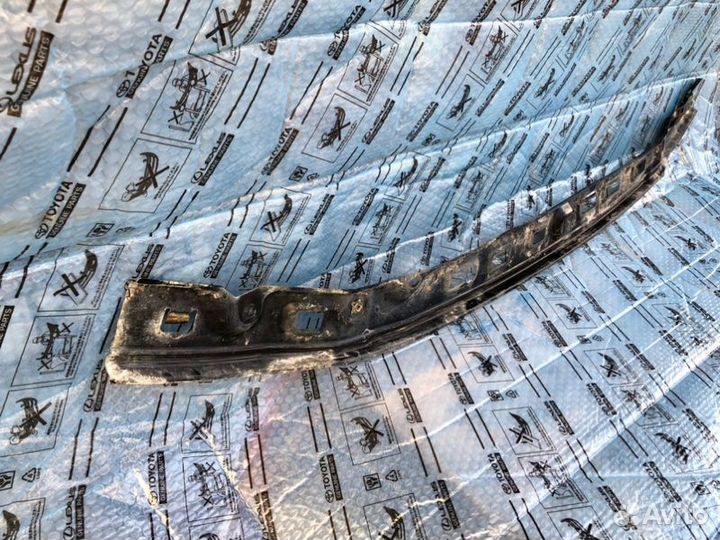 Кронштейн бампера передний Toyota Lc 200 2008-2012