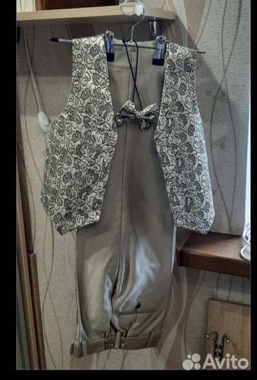 Детский костюм: пиджак, брюки, жилетка