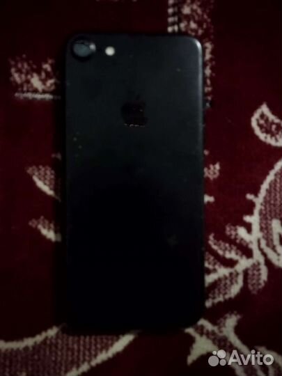 Телефон iPhone 7