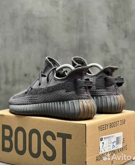 Женские Кроссовки Adidas Yeezy boost 350