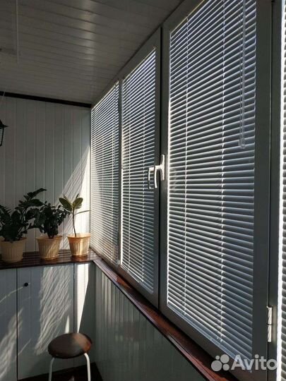 Жалюзи горизонтальные Рулонные шторы