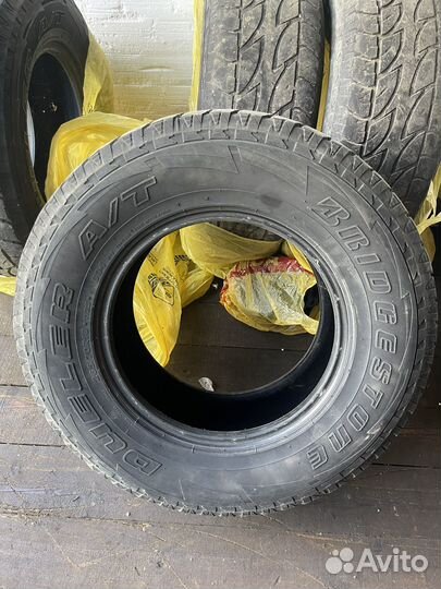 Bridgestone Dueler A/T 695 265/70 R16