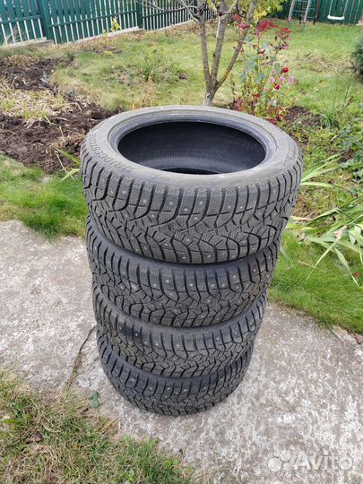 Bridgestone Blizzak Spike-02 225/50 R17