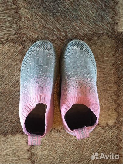 Кроссовки для девочки