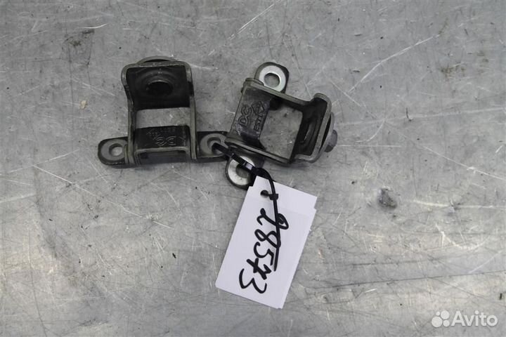 Петли крышки багажника Nissan Nissan Terrano 3