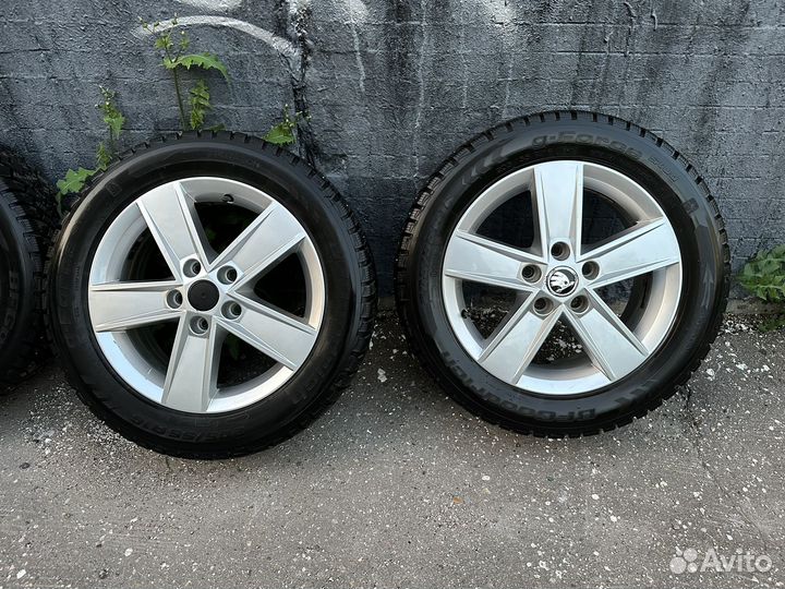 Комплект оригинальных колес Шкода R16