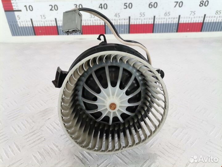 Моторчик печки для Opel Astra J 1845126