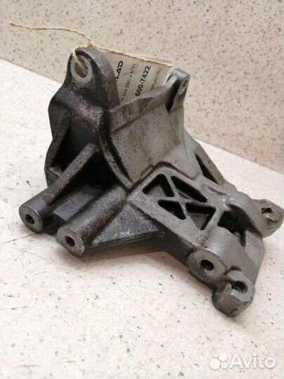 Кронштейн компрессора кондиционера Subaru Legacy