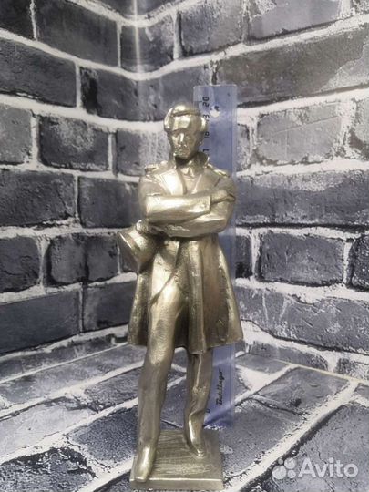 Статуэтка Лермонтов