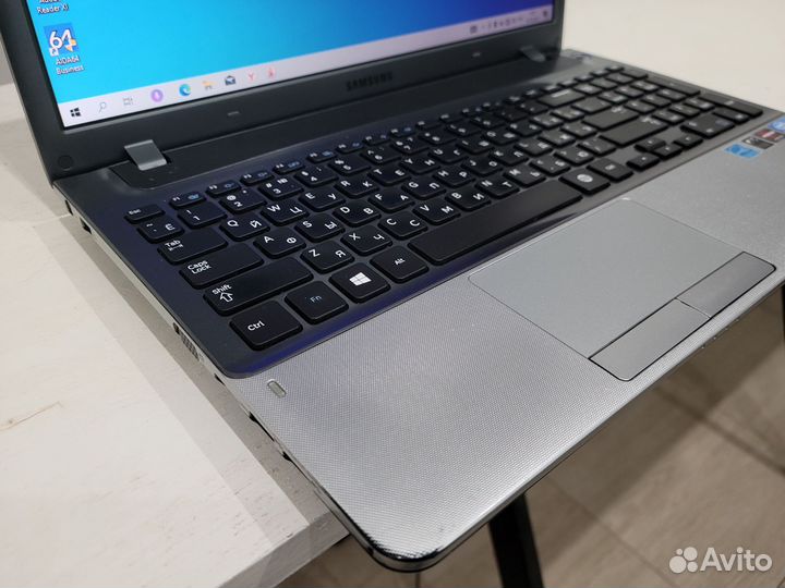 Игровой ноутбук Samsung i5/HD7670M