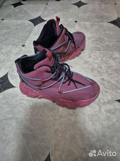 Кроссовки зимние женские