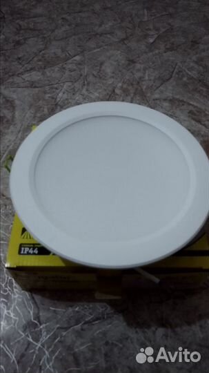 Светильник потолочный встраиваемый