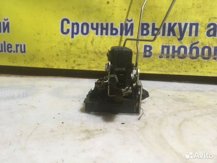 Замок двери передний правый Renault Logan