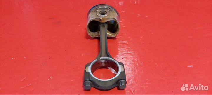 Поршень с шатуном Mazda 3 ZJ (1.3 бенз) 2005